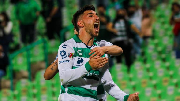 Santos se da un festín en casa.