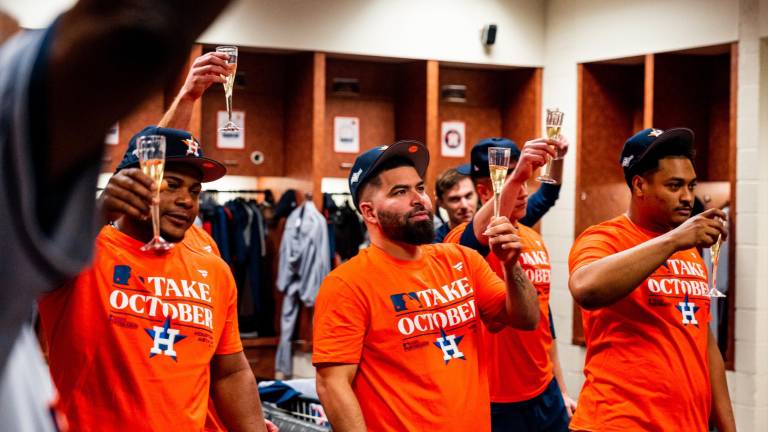 El sinaloense José Urquidy y los Astros celebraron su boleto para la postemporada.