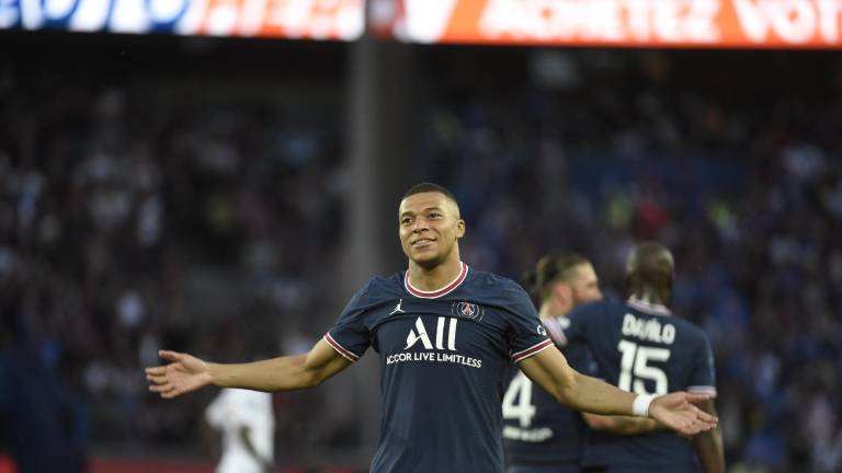 Kylian Mbappé se destapó con tres anotaciones.