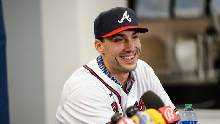 Matt Olson firmó por ocho temporadas para los Bravos de Atlanta, equipo al que recién llegó el lunes.