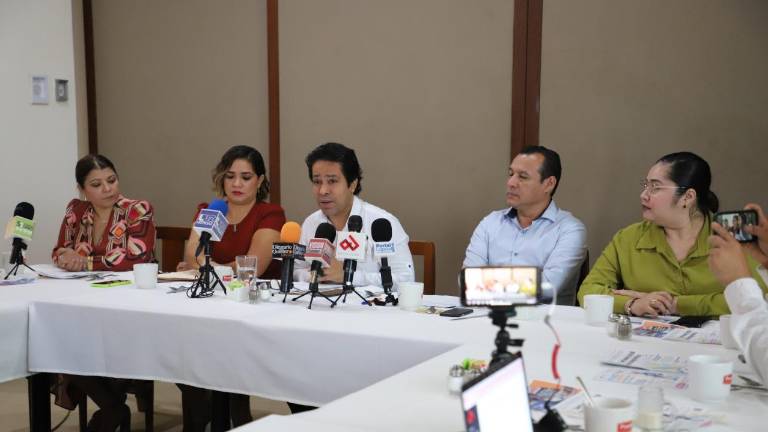 Conferencia de prensa del IEES.