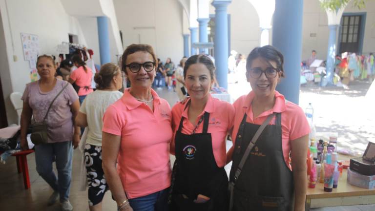 Elsa López, Gabriela Ramírez y Carolina Ley.