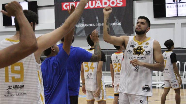Piratas Basketball vive en el Lobo Dome su ceremonia inaugural.