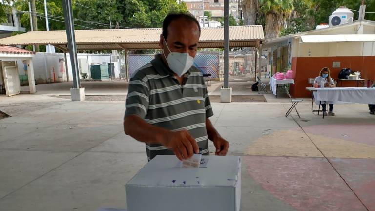 Se informó que las mesas de participación fueron instaladas puntualmente.
