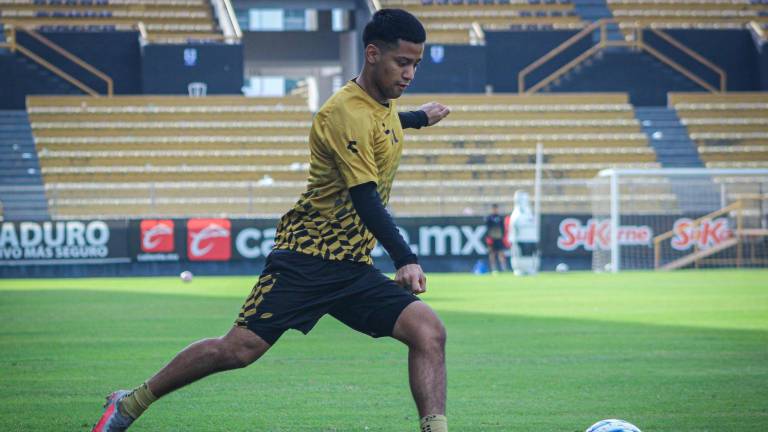 Dorados de Sinaloa sostuvo una práctica ligera previo a su viaje a Tamaulipas para medirse este miércoles a Tampico Madero.