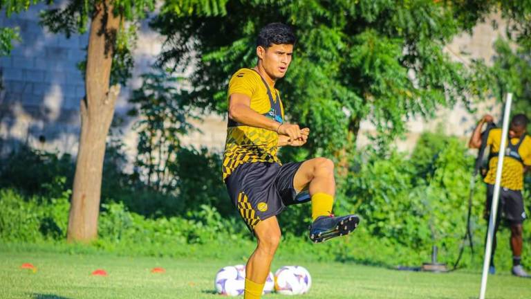 Luis Félix sigue realizando grandes actuaciones en Dorados de Sinaloa.