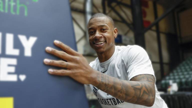 Isaiah Thomas tiene otra oportunidad en la NBA.