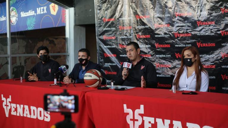 En rueda de prensa se anuncia el cambio de sede.