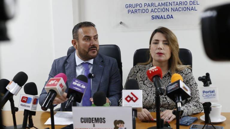El grupo parlamentario del PAN en el Congreso de Sinaloa propone una reforma para regular el uso de celulares a menores en escuelas.