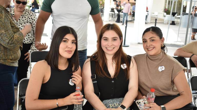 Mariana Quintero López Soto, María Isabel Torróntegui y Andrea Cannobio Prado.