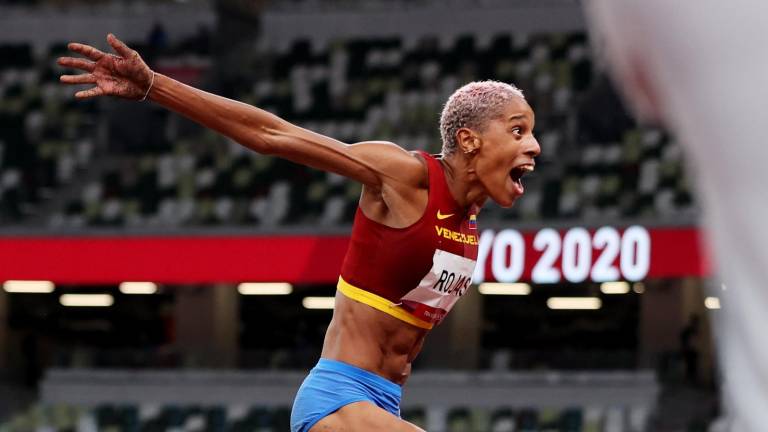Yulimar Rojas celebra su triunfo en el salto triple.
