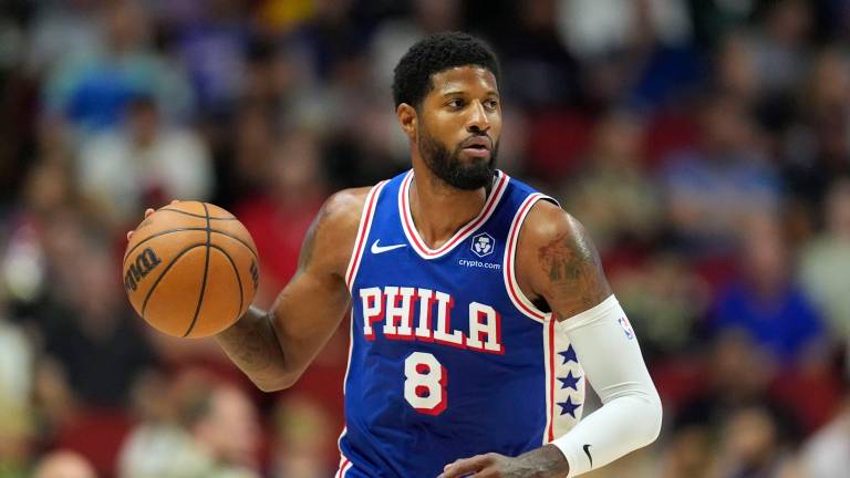 Paul George no jugará más en la temporada debido a su lesión.