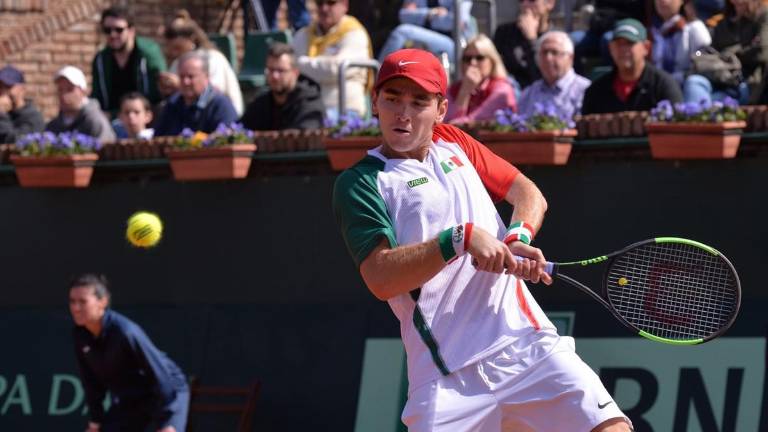Luis Patiño se impone en tres sets.