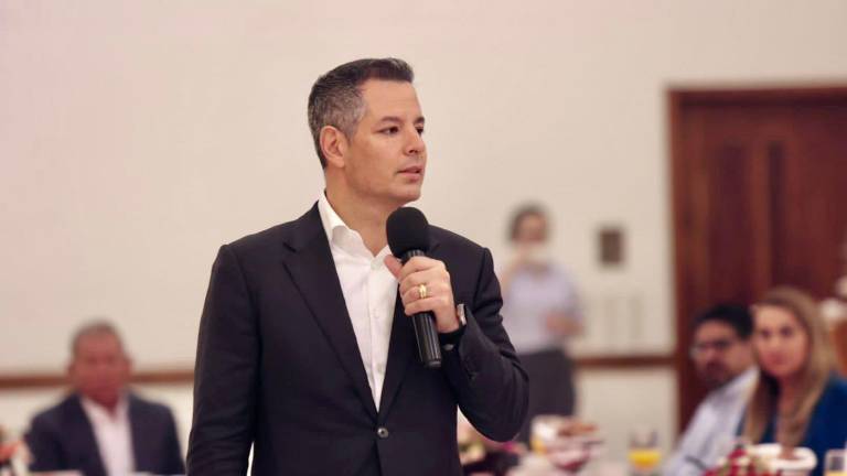 El ex Gobernado de Oaxaca Alejandro Murat anunció su renuncia al PRI, en el que había militado.