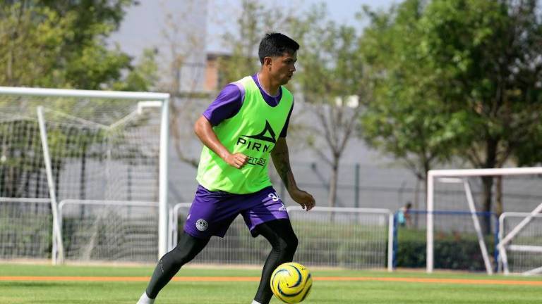 El mediocampista Omar Moreno es uno de los que buscará quedarse en el equipo grande de Mazatlán FC.