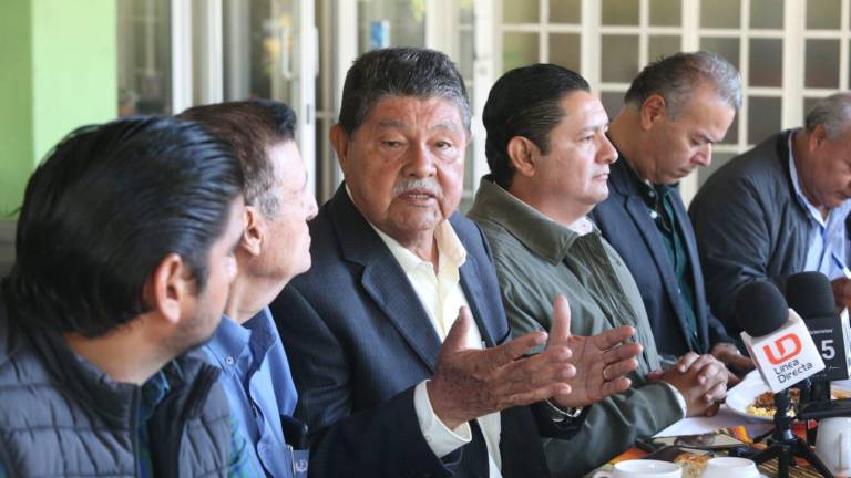Directivos del PRD en Mazatlán y sur de Sinaloa en conferencia de prensa.