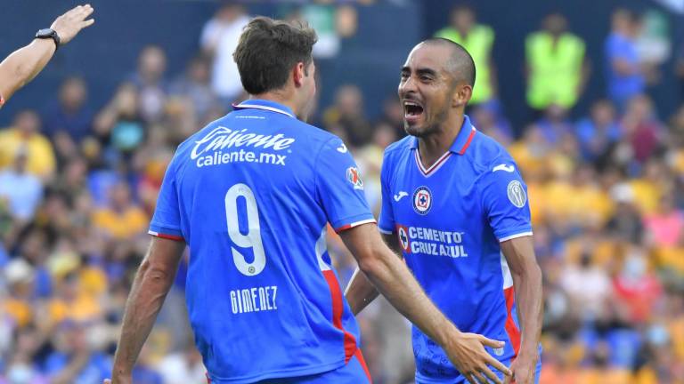 Santiago Giménez y Rafael Baca marcaron goles por La Máquina.