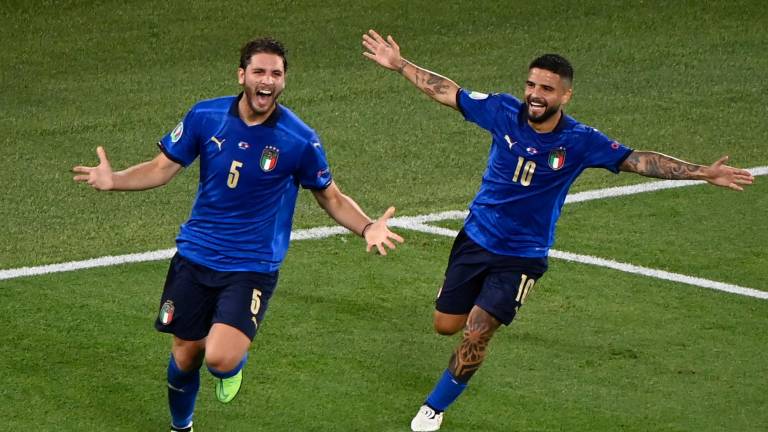 Manuel Locatelli marcó dos de los goles de Italia.