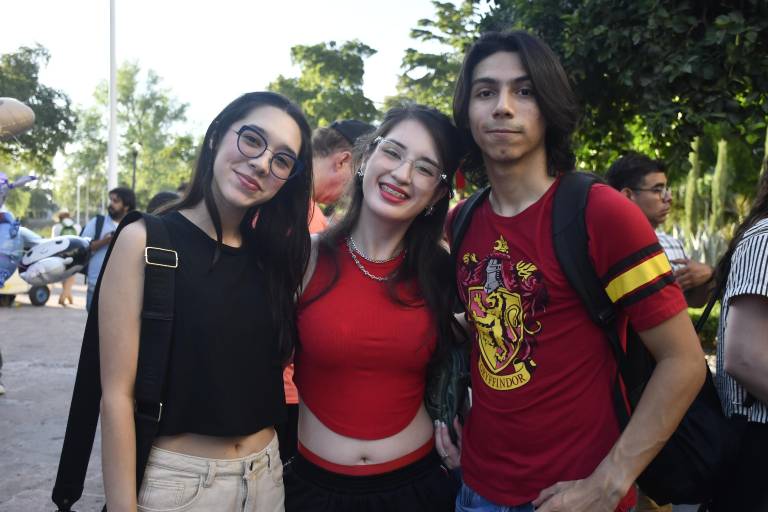 Ríen a carcajadas con ‘12 maneras de afilarse los colmillos’