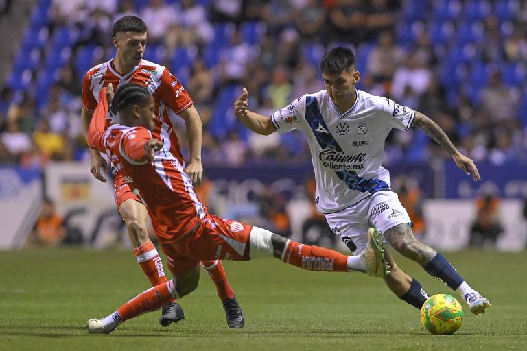 Necaxa gana y sueña con clasificación directa