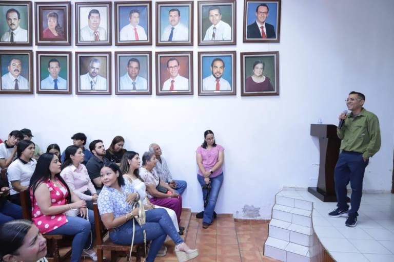 Presentan el libro ‘Una historia tan común’ del escritor Marcos de Jesús Montes López
