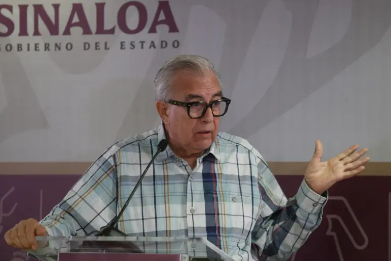 El Gobernador de Sinaloa Rubén Rocha Moya anuncia un plan de apoyos para Altata.