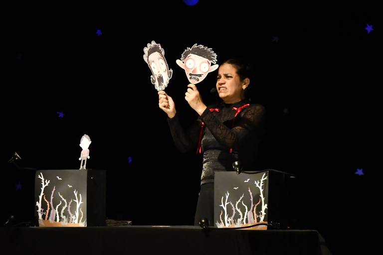 Ríen a carcajadas con ‘12 maneras de afilarse los colmillos’