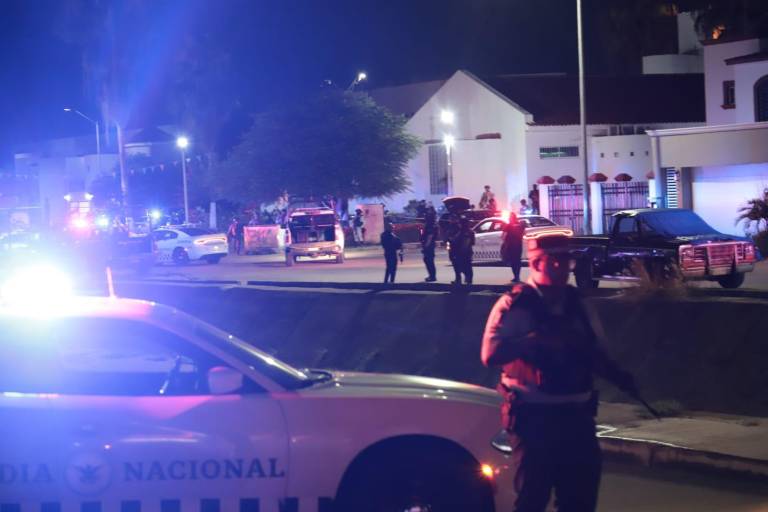 Elementos de la Guardia Nacional se enfrentan contra civiles armados en Mazatlán
