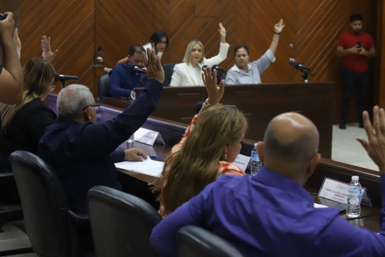 Cabildo de Mazatlán corrige error en Plan de Desarrollo Urbano y reforma reglamento de construcción
