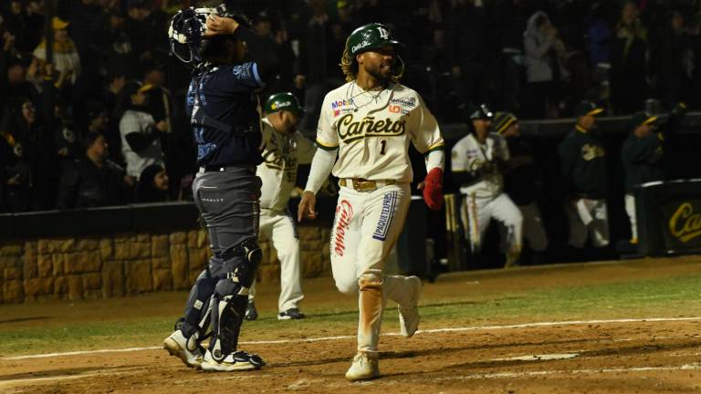 Dustin Dean anota una de las carreras de Cañeros de Los Mochis, en el inicio de la serie por el título de la LMP.