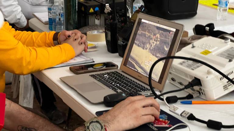 Elementos de Protección Civil de Sinaloa coordinan operativos desde Altata, Navolato, como parte del dispositivo de seguridad de Semana Santa.