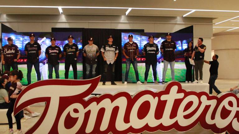 Tomateros presentó su nueva piel en Plaza Ceiba.