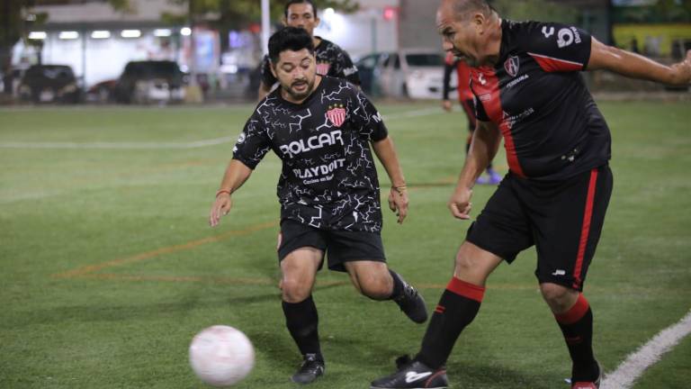 Buenos encuentros se observaron en la pasada jornada de la Liga de Futbol Máster Municipal.