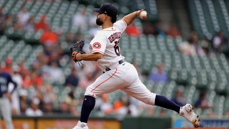 José Urquidy estuvo sólido en su cuarta apertura de la temporada, para acreditarse la victoria por los Astros.
