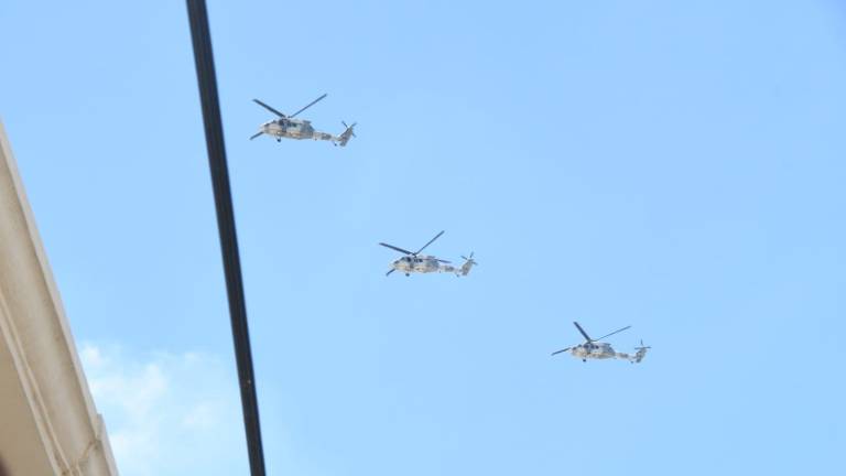Tres helicópteros de la Fuerza Aérea Mexicana fueron vistos sobrevolando la zona centro de Culiacán.
