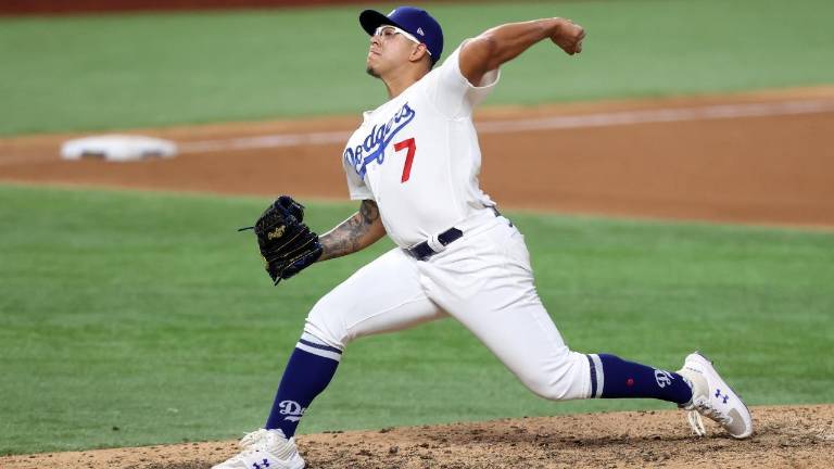 Julio Urías tuvo una gran labor de siete entradas.