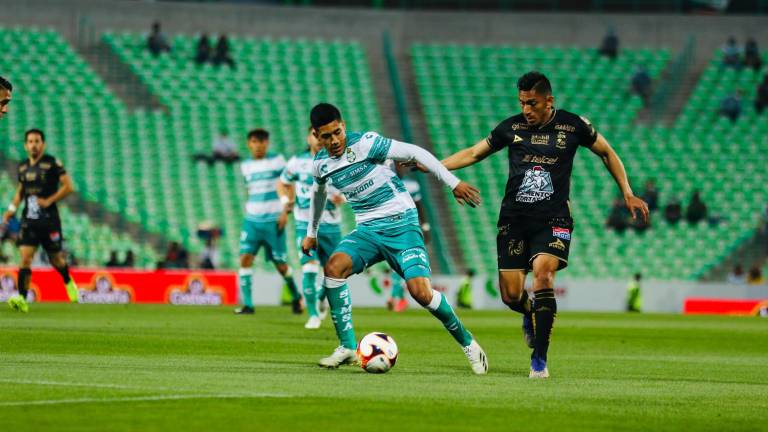 Un golazo de Fernando Navarro definió el juego.