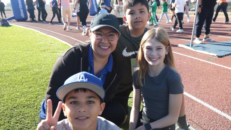 Luisa Gallardo, Juan Soto, Nola Falkember e Íker Patiño.