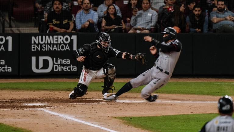 Tomateros de Culiacán regresa el golpe e iguala al serie en casa.