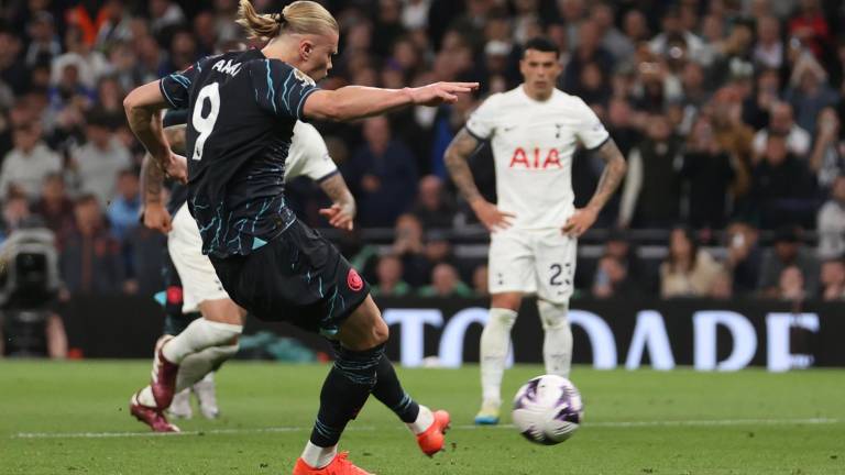 Erling Haaland le dio el triunfo al Manchester City, que los pone muy cerca del tetracampeonato en la Premier League.