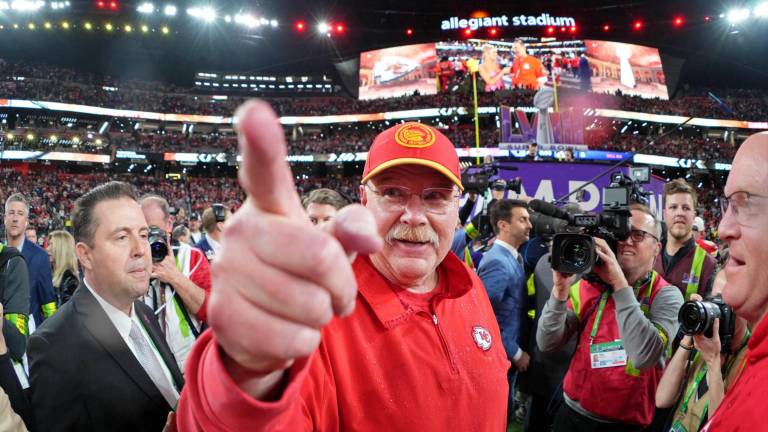 Andy Reid permanecerá como head coach de los Chiefs por los próximos cinco años.
