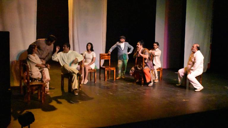 En ‘La piña y la manzana’ actúan Malcom Cossio, Víctor Quintero, Paola Castillo, Luiza Millán, Marco Antonio Rodríguez, David Zataráin, Carlos Sosa y Juan Mendoza.