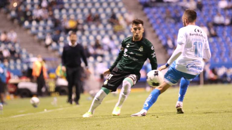 Santos Laguna logra sacar un punto del estadio Cuauhtémoc.