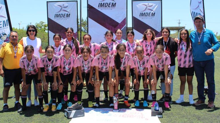 Leonas ‘B’ Divas arrasa en la premiación.
