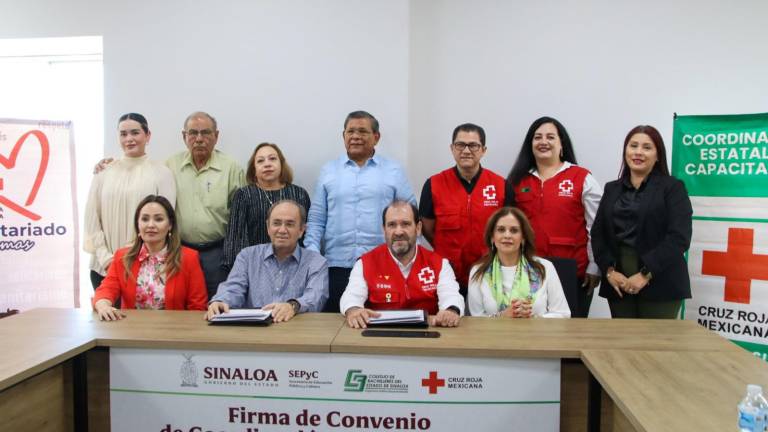 Cruz Roja y Cobaes firmaron un convenio para capacitar a los estudiantes en primeros auxilios, con la presencia de autoridades de ambas instituciones.