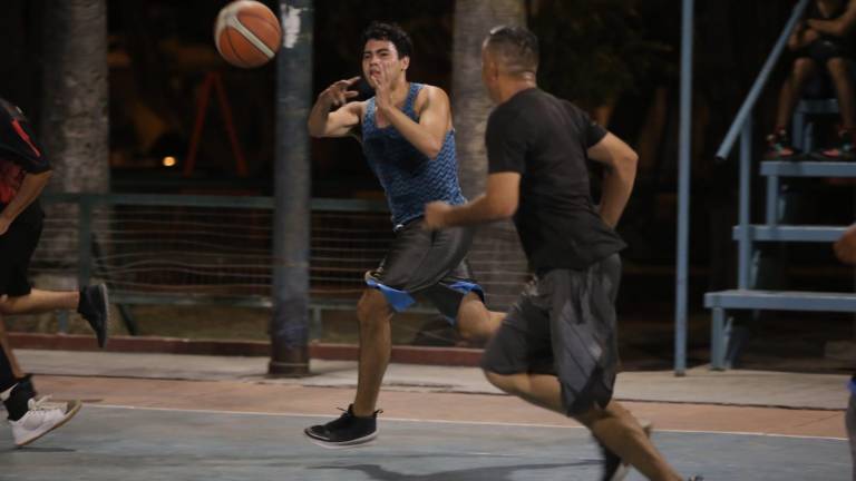 La Liga de Baloncesto Empresarial presentó cerrados duelos.