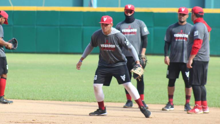 Mazatleco Carlos Iván Tirado inicia su aventura en la Liga Dominicana de Verano