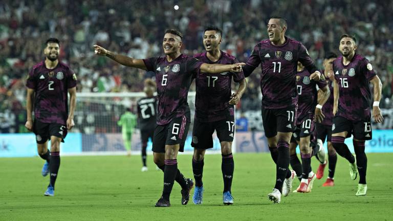 Jonathan dos Santos puso el 2-0 con un preciso disparo desde fuera del área hondureña.