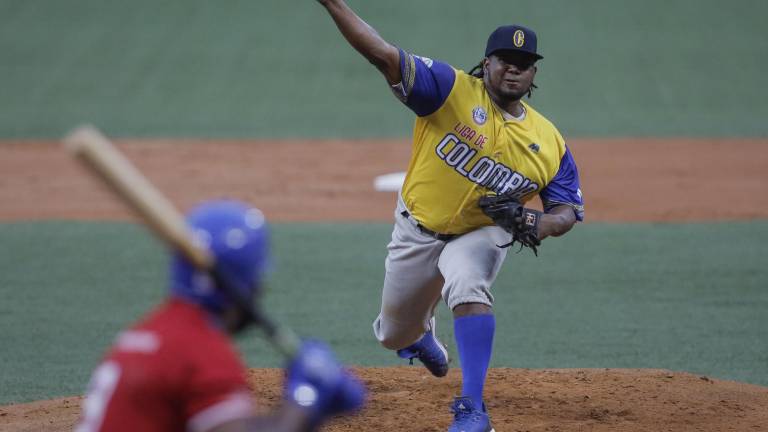 El pitcheo colombiano “atornilló” a la ofensiva dominicana y está muy cerca de las semifinales.