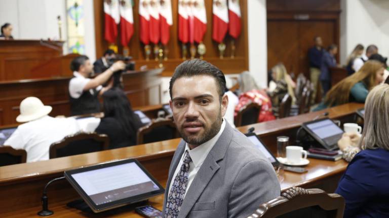 Holincer Castro Marañón, Diputado local que entró en sustitución de su primo Genaro García Castro, recién desaforado.